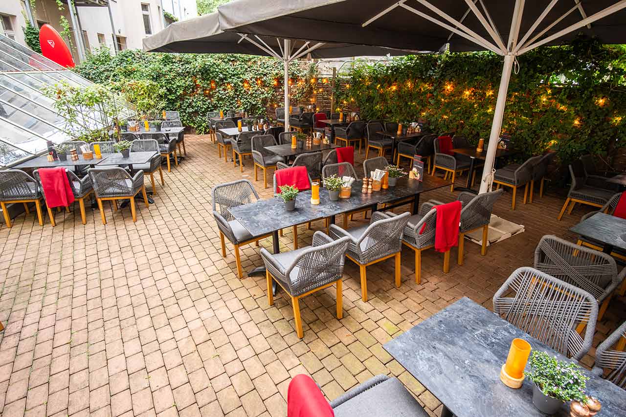 Sitzplätze auf der Sommerterrasse